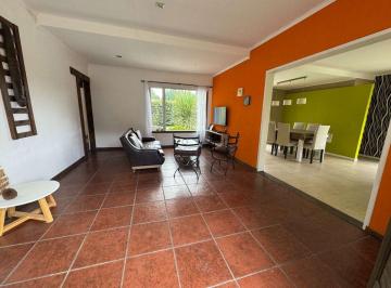 Casa · 120m² · 4 Ambientes · 1 Cochera · Venta Casa 4 Ambientes Quincho Piscina Las Lomas