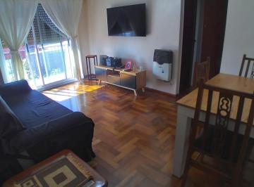 Departamento de 2 ambientes, Boedo · Luminoso 2 Ambientes Temporario (Leer 3ro. Piso por Escalera)