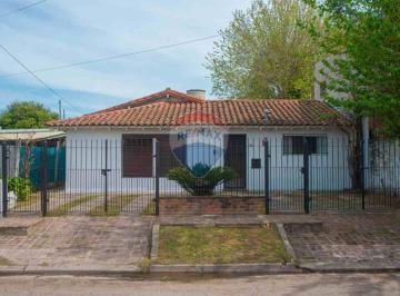Casa · 149m² · 4 Ambientes · 2 Cocheras · Venta Casa 4 Amb en Pilar Apto Credito