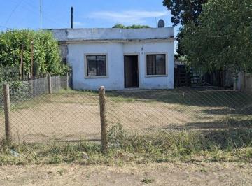 Casa · 276m² · 3 Ambientes · Venta 2 Casas, terreno Jardines del Hipódromo