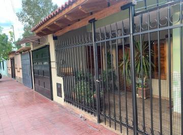 Casa · 175m² · 5 Ambientes · 1 Cochera · Amplia Propiedad Se Vende en B La Colina Maipu Mz