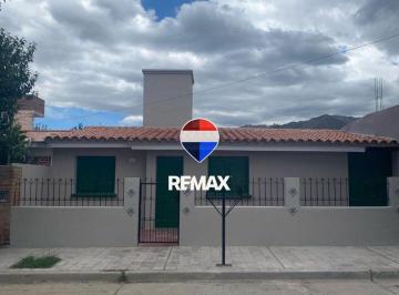 Casa · 98m² · 8 Ambientes · Venta Casa Cafayate Centro 5 Dorm.