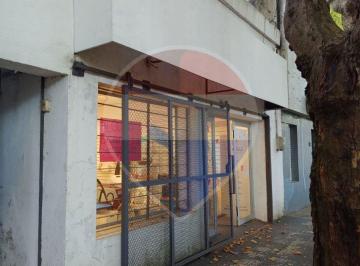 Local comercial · 81m² · Local Comercial en Excelente Ubicación