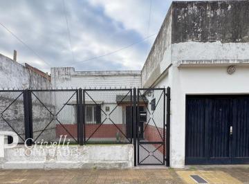 Casa · 90m² · 3 Ambientes · 1 Cochera · Venta | Casa con Fondo Libre