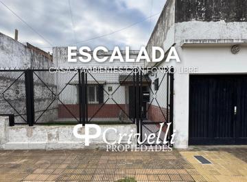 Casa · 90m² · 3 Ambientes · 1 Cochera · Venta | Casa con Fondo Libre