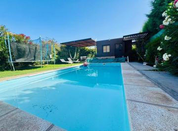 Casa · 183m² · 5 Ambientes · 2 Cocheras · Casa 4 Dorm. Venta B° Privado Gllen Pileta