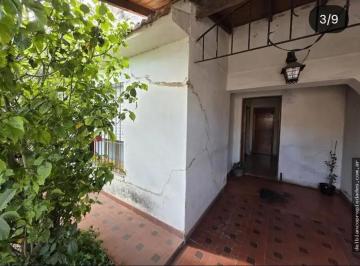 Casa · 104m² · 3 Ambientes · 1 Cochera · Venta de Casa en Lujan