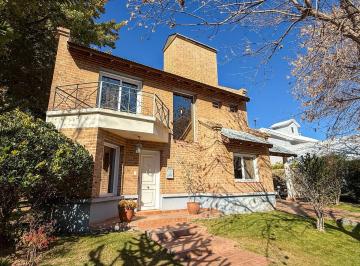 Casa · 161m² · 4 Ambientes · 1 Cochera · Venta Casa 3 Dorm. - B° Rincon Club de Campo