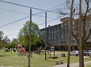Departamento en Venta de 4 ambientes Tolosa · Oportunidad a Refaccionar