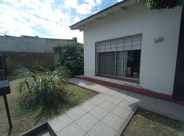Casa · 65m² · 4 Ambientes · 2 Cocheras · Venta Casa 4 Amb con Lote de 600 m, Quilmes Este