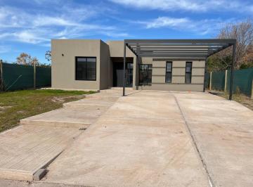 Casa · 140m² · 3 Ambientes · 4 Cocheras · Casa en Barrio Privado Pueblo Malbec
