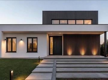 Casa · 182m² · 5 Ambientes · Casa de 5 Ambientes a Estrenar en Puebla Canning Barrio Privado.