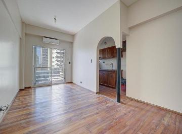 Departamento · 46m² · 2 Ambientes · Departamento 2 Ambientes Semipiso Luminoso Buen Estado con 2 Balcones Al Frente en Lanus Este