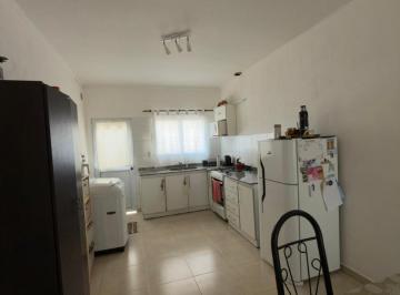Dueño directo vende casita en muy buena zona cerca de todo en chivilcoy. Consta  · Dueño Directo Vende Chivilcoy