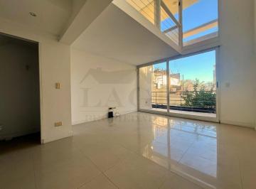 Departamento · 53m² · 3 Ambientes · 1 Cochera · Impecable 3 Amb C/ Balcon y Cochera C/frente Luminoso