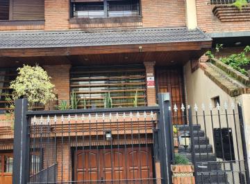 PH · 170m² · 5 Ambientes · 1 Cochera · PH en Parque Chacabuco