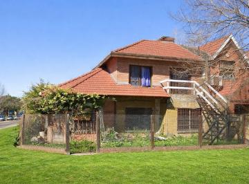 Casa · 268m² · 5 Ambientes · 2 Cocheras · Venta Casa 5 Ambientes en Jose Marmol