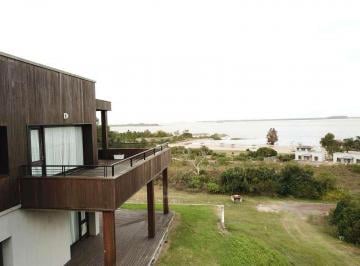 Casa · 360m² · 3 Dormitorios · 2 Cocheras · Casa en Carmelo - Médanos de Punta Gorda - con Piscina y a m de La Playa