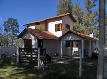 Casa · 69m² · 3 Ambientes · 1 Cochera · 1 - Av de Los Plátanos