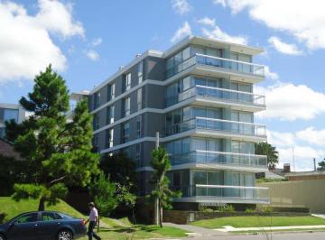 Departamento · 68m² · 3 Ambientes · 1 Cochera · Blanes Viale 12 1° 109