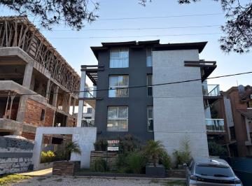 Departamento · 45m² · 2 Ambientes · 1 Cochera · 2 Ambientes con Cochera Cubierta Cerrada