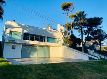 Casa · 298m² · 5 Ambientes · 2 Cocheras · Casa Cerca del Mar