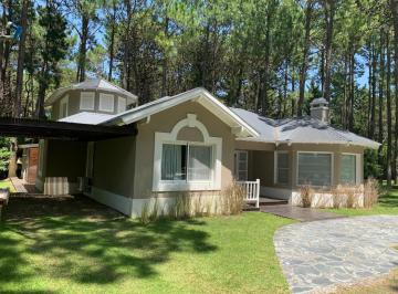Casa · 180m² · 5 Ambientes · 1 Cochera · Barrio Cerrado - Pinamar Chico