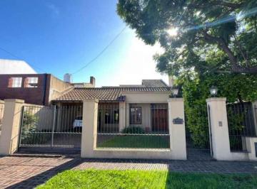 Casa · 250m² · 6 Ambientes · Casa en Ituzaingó Norte