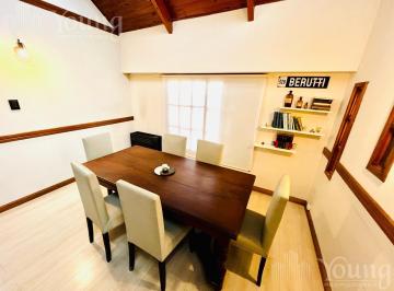 Casa · 180m² · 4 Ambientes · Casa en Venta 4 Amb con Cochera Doble en Quilmes Oeste!