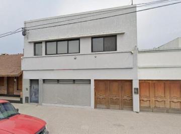 Casa · 135m² · 4 Ambientes · 1 Cochera · Casa en Venta - 3 Dorm. 3 Baños - 226 m² - Chivilcoy