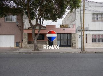 Casa · 185m² · 6 Ambientes · 1 Cochera · Venta Casa Microcentro Apta Credito y Permuta