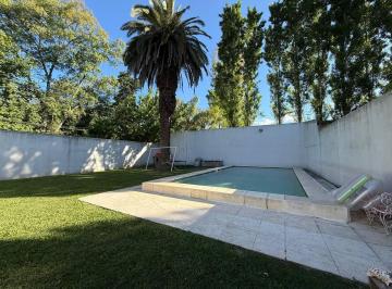 Casa · 300m² · 5 Ambientes · 3 Cocheras · Casa en Villa Gobernador Udaondo