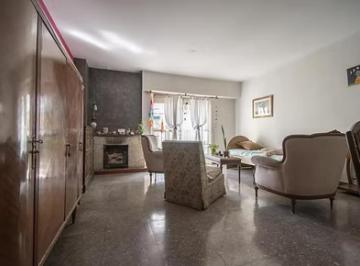 Departamento · 93m² · 6 Ambientes · Departamento en Venta - 3 Dorm. 2 Baños - Villa Luro