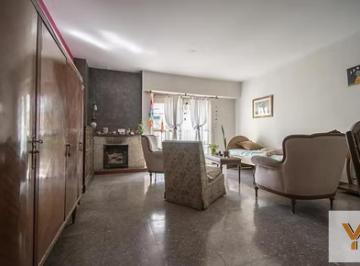 Departamento · 93m² · 6 Ambientes · Departamento en Venta - 3 Dorm. 2 Baños - Villa Luro