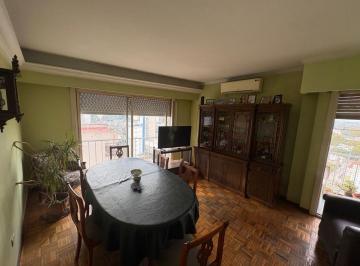 Departamento de 4 ambientes, Lomas de Zamora · Departamento 3 Ambientes con Dependencias Frente con Balcon