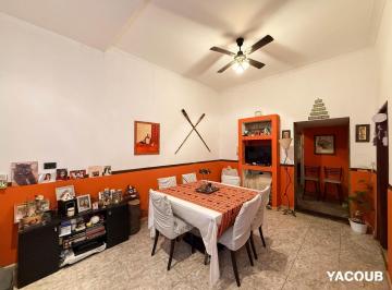 Casa · 233m² · 4 Ambientes · Casa en Venta - 3 Dorm. 2 Baños - La Plata