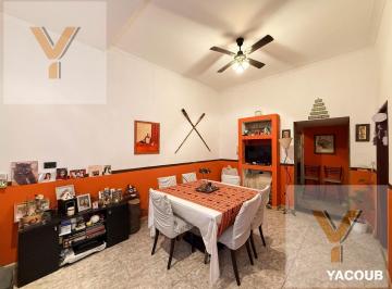 Casa · 233m² · 4 Ambientes · Casa en Venta - 3 Dorm. 2 Baños - La Plata
