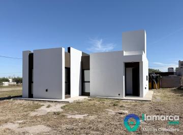 Casa · 75m² · 4 Ambientes · 2 Cocheras · Casa a Estrenar en Altos de La Colina, Colonia Tirolesa - 2 Dorm. Planta Baja
