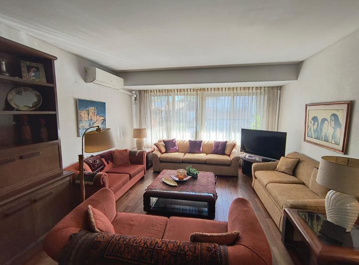 Casa · 442m² · 5 Ambientes · 3 Cocheras
