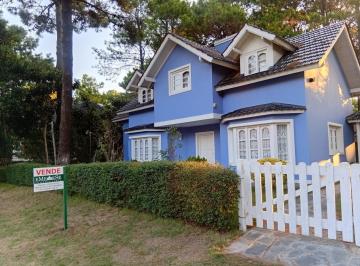 Casa · 184m² · 5 Ambientes · 1 Cochera · Excelente Chalet en Zona Sur
