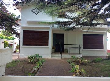 Casa · 100m² · 8 Ambientes · Casa en Venta - 5 Dorm. 3 Baños - Mar de Ajó