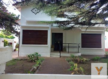 Casa · 100m² · 8 Ambientes · Casa en Venta - 5 Dorm. 3 Baños - Mar de Ajó