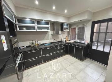 Casa · 85m² · 3 Ambientes · 1 Cochera · Casa en PH Totalmente Independiente 3 Amb. Cochera y Terraza Propia! - Apto Credito