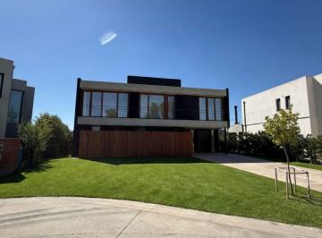 Casa de 7 ambientes, Tigre · Casa a La Laguna en Laguna Grande
