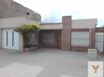 Casa · 116m² · 3 Ambientes · 1 Cochera · Casa en Venta - 2 Dorm. 2 Baños - Cochera - 500 m² - Salto