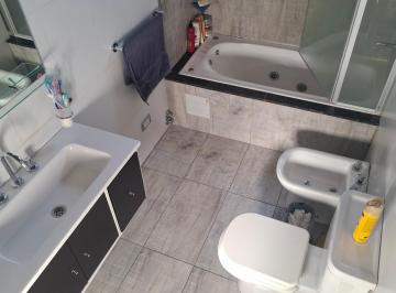 Casa de 3 ambientes, Avellaneda · Casa con Excelente Ubicación Wilde Centro Acceso Varias Líneas de Colectivos