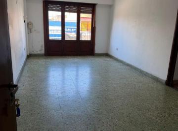 Departamento de 3 ambientes, Avellaneda · Departamento 3 Ambientes en Venta en Wilde – Apto Crédito – Balcón y Patio.