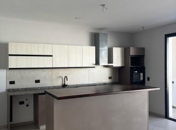 Casa · 207m² · 4 Ambientes · 2 Cocheras · Casa en Manantiales