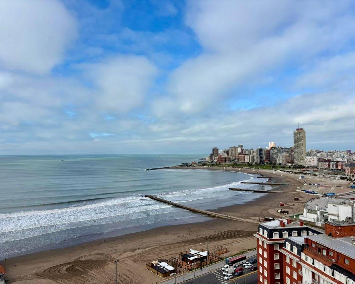 Departamento monoambiente con vista al mar en venta – Av. Luro 2237