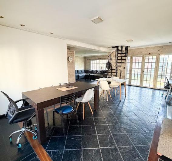Casa · 150m² · 6 Ambientes
